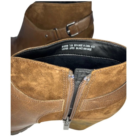 Clarks Artisan Mission Parker Leather Heeled Ankle Chelsea Bootie Brown 7.5 - Picture 3 of 14